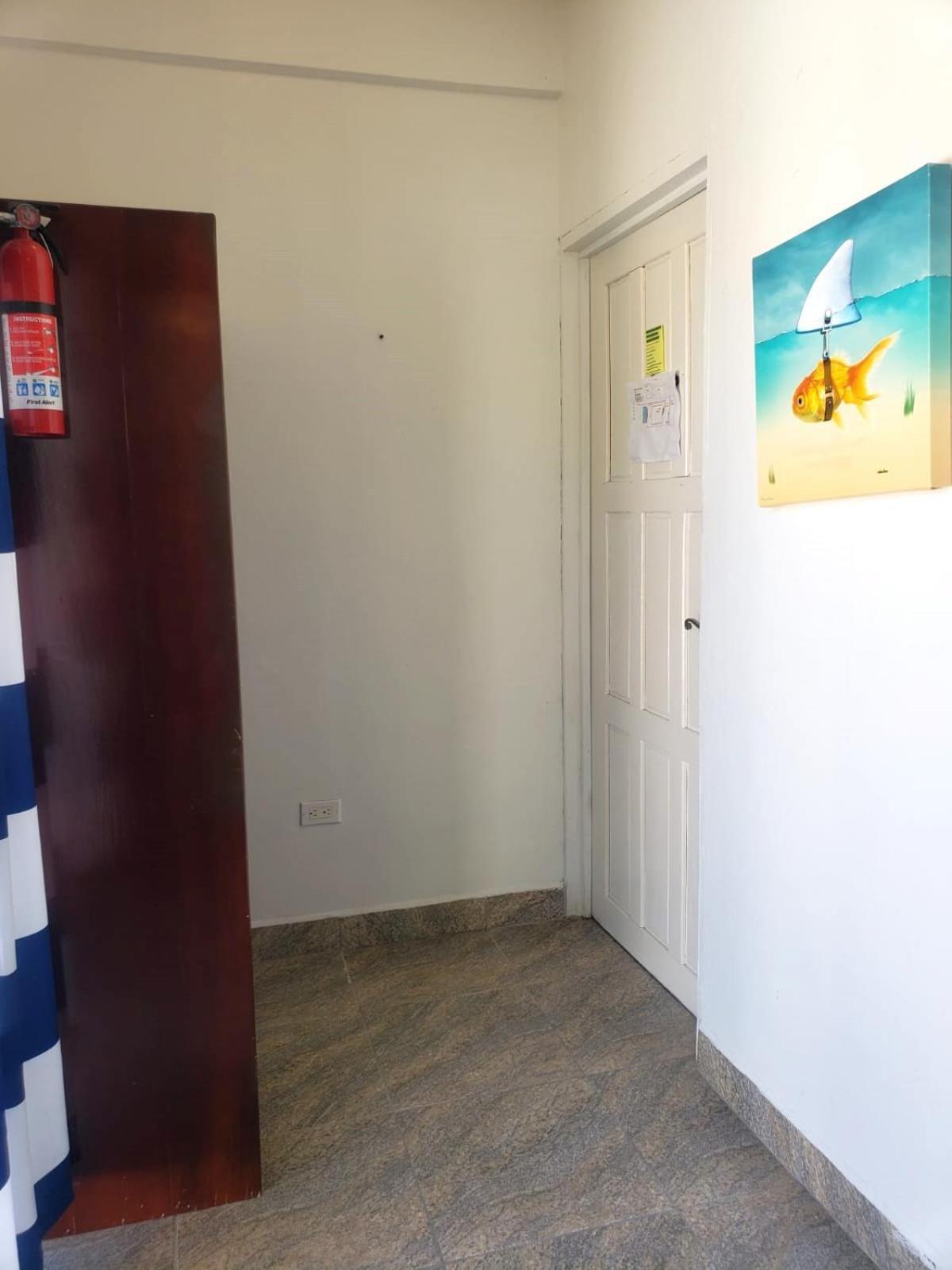 Beach Club Budget Rooms At Popeyes Caye Caulker Bagian luar foto